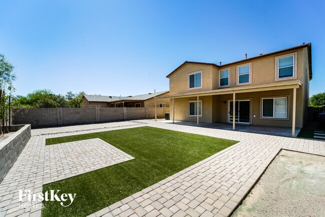 Building Photo - 5895 E Hackle Ln