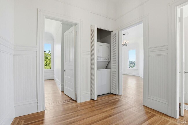 Building Photo - 172 Bella Vista Ave