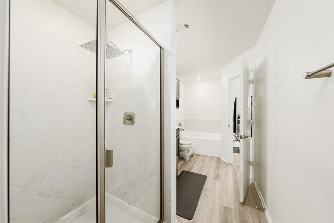 Building Photo - 7105 Gray Catbird Dr