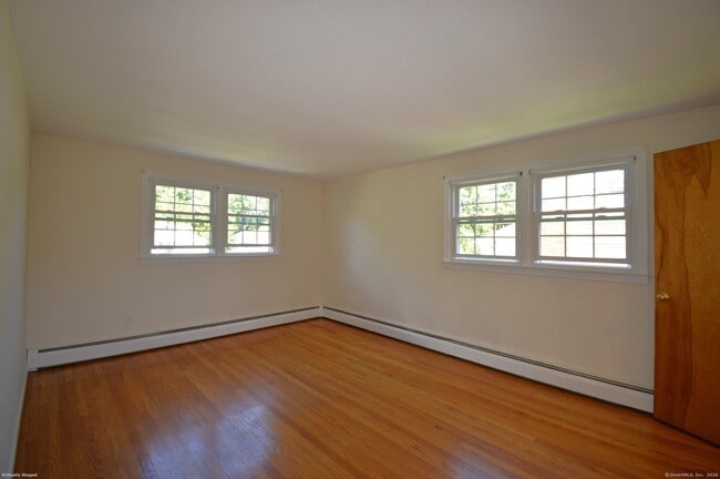 Building Photo - 18 Overbrook Rd