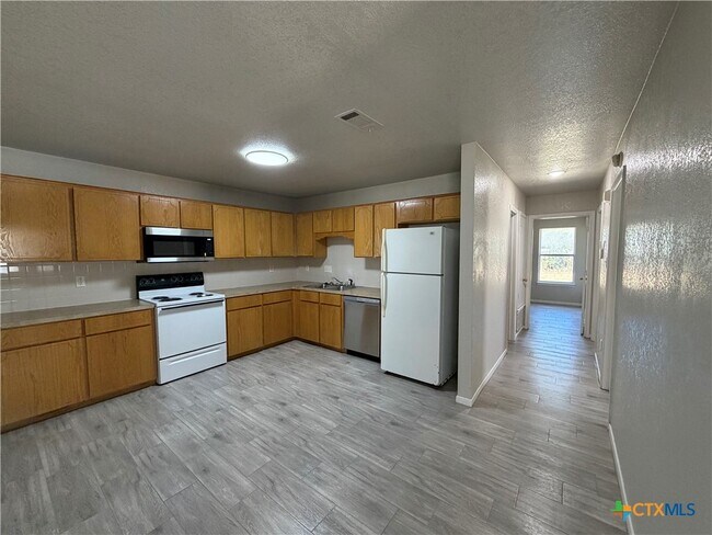 Building Photo - 1722 Aztec Trce