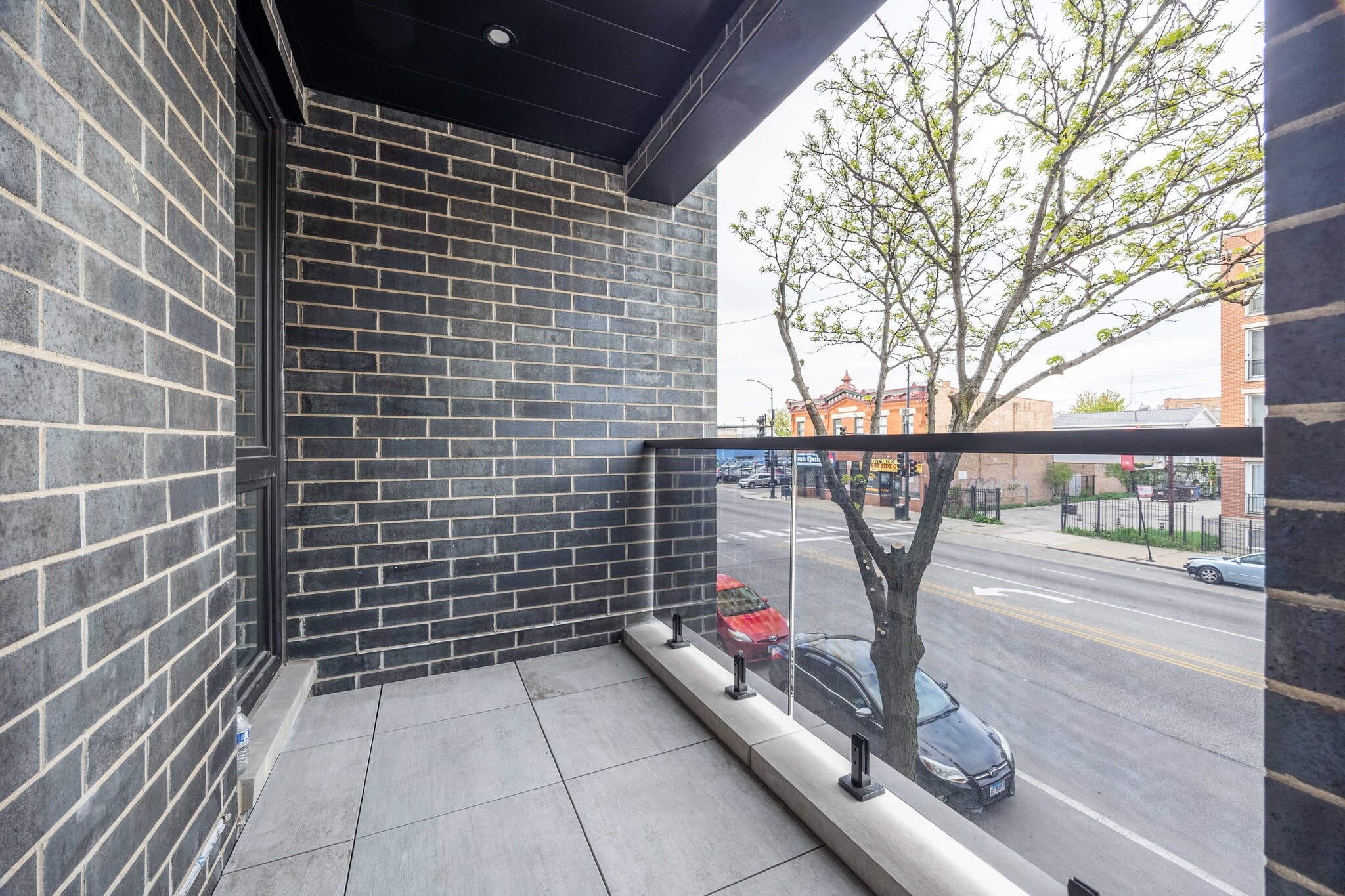 Building Photo - 2354 W Polk St