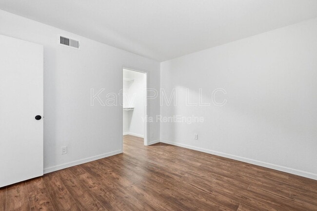 Building Photo - 231 N Robson