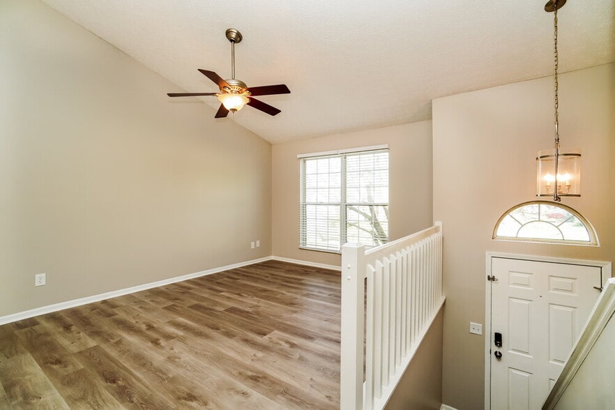 Building Photo - 1324 Winesap Dr