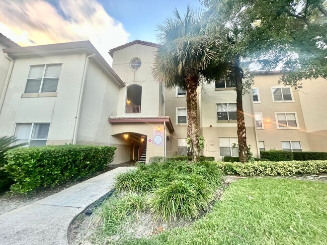 Building Photo - Immaculate 2 Bed 2 Bath Condo in Beautiful...