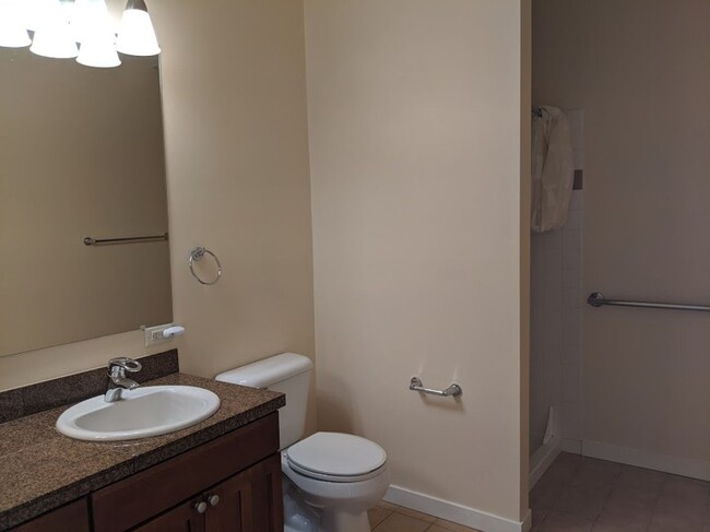 Building Photo - Luxury Louisville Condo- All Utilities Inc...