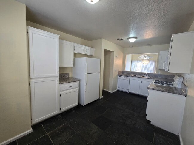 Building Photo - Coming Soon! 2-Bedroom 2-Bathroom Single Story Home in Summerlin, NV
