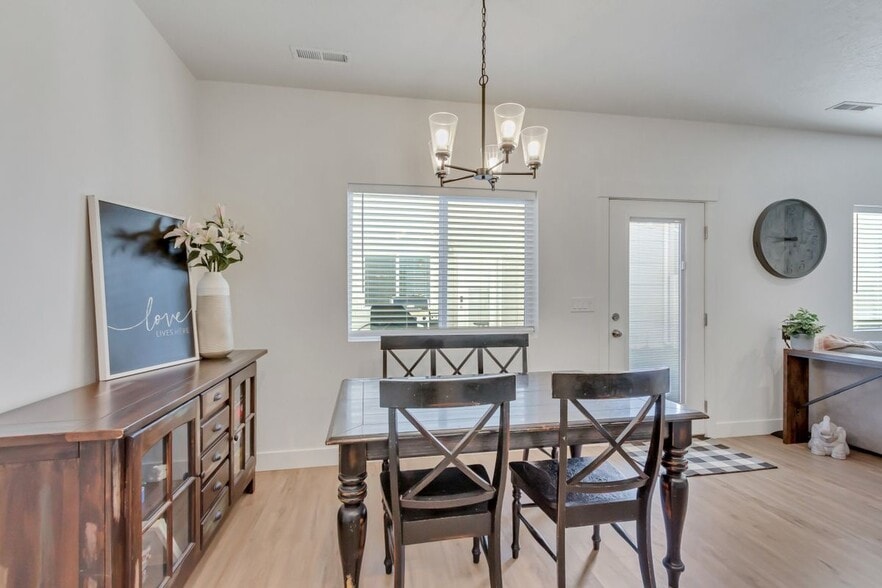 Building Photo - 2091 W 1675 S