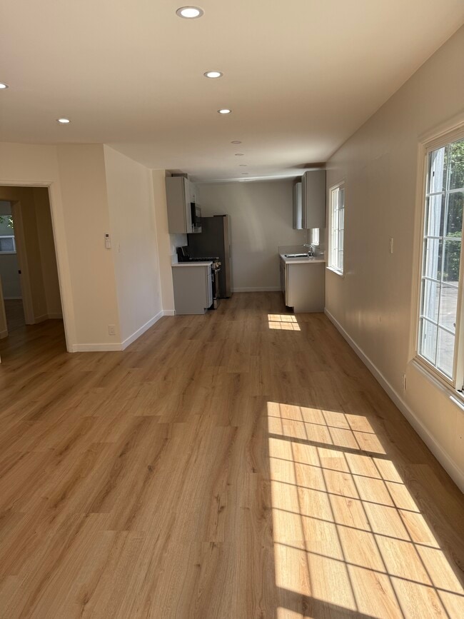 Building Photo - 11307 Miranda St