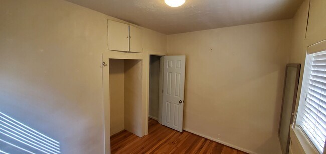 Building Photo - Charming 4-bedroom in Golden