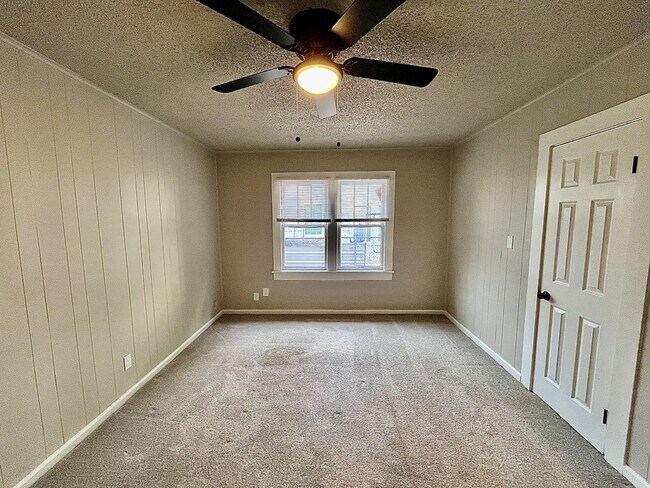 Building Photo - 2104 20th St