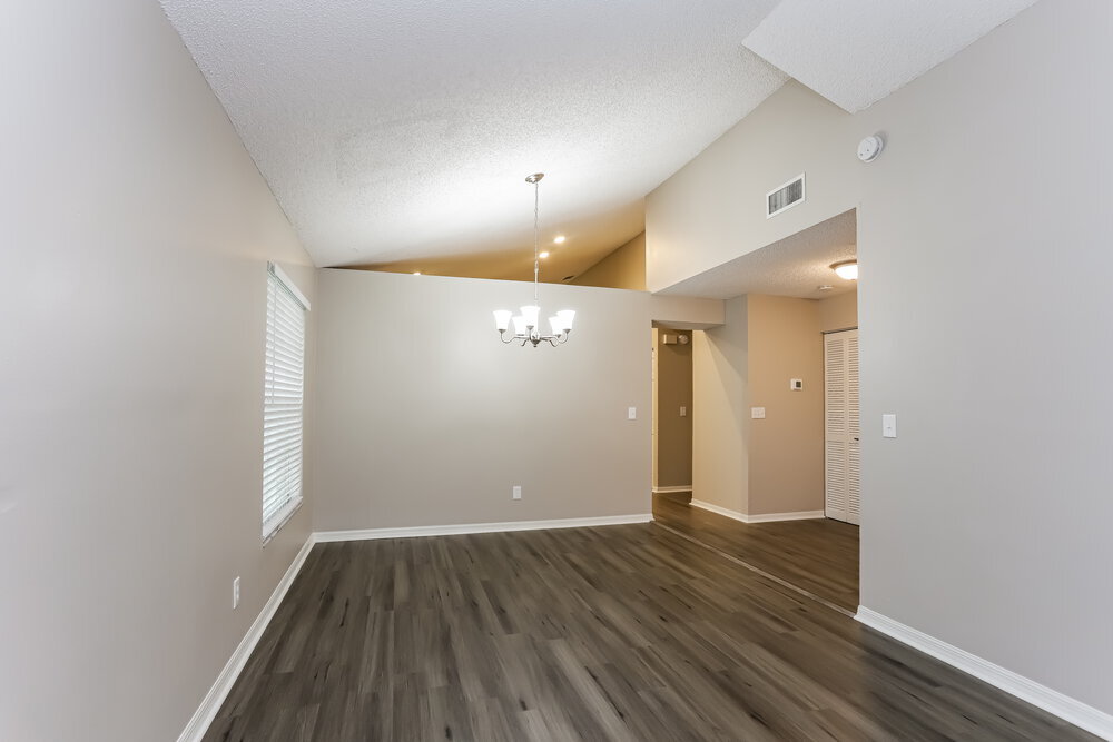 Building Photo - 12832 Dunhill Dr