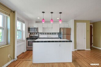 Building Photo - Charming 2BR Condo in Denver