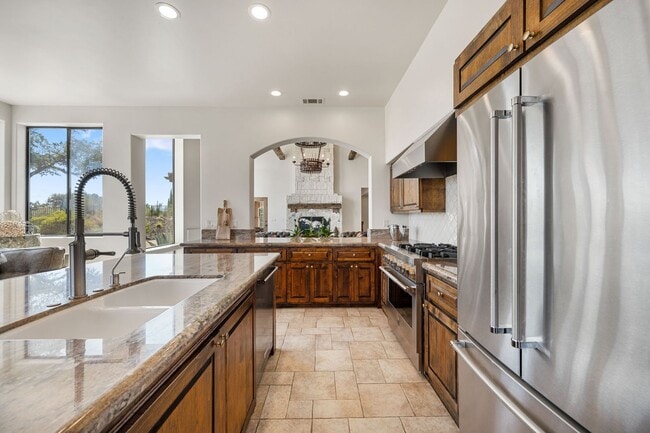 Building Photo - AVAILABLE NOW - Furnished Luxury Wine Coun...