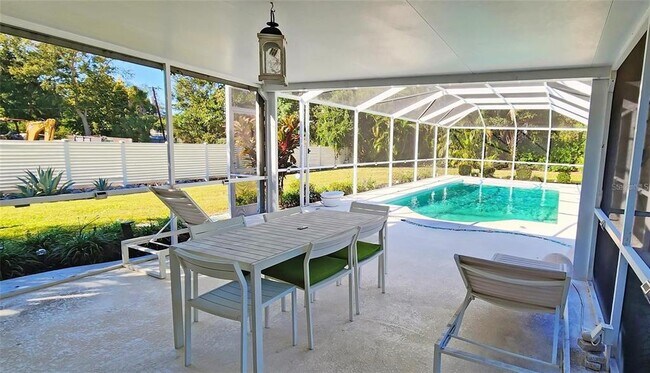 Building Photo - 329 Bernard Ave