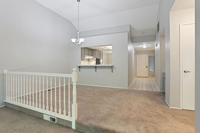 Building Photo - 562 La Corso Dr