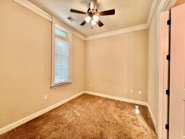 Building Photo - MYERS PARK! Welcome to your new home in Charlotte, NC!