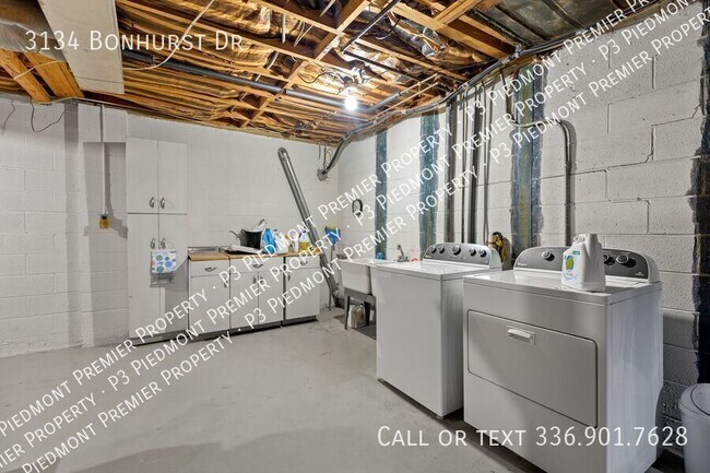 Building Photo - 3134 Bonhurst Dr
