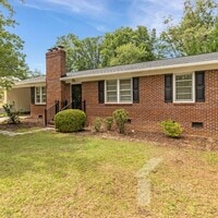 Building Photo - 9 Forestdale Dr