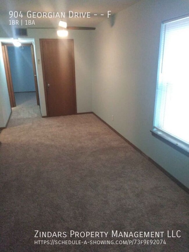 Building Photo - 904 Georgian Dr