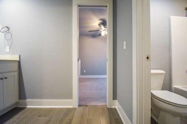 Building Photo - Luxurious 4 Bedroom, 3.5 Bathroom Home In Fayetteville, AR