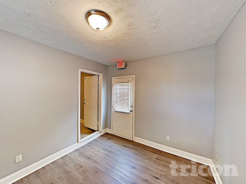 Building Photo - 169 Floresta Dr