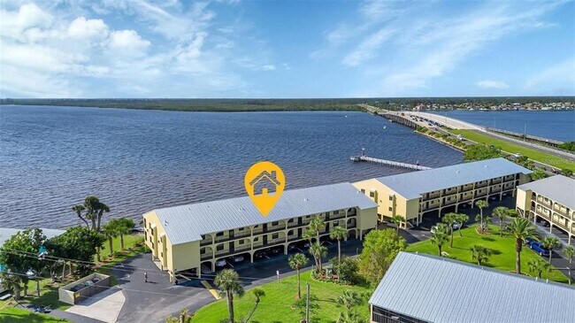 Building Photo - 14459 River Beach Dr