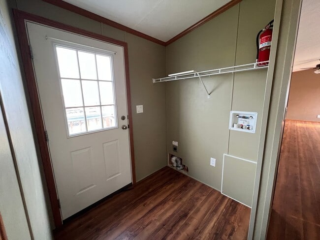 Building Photo - 3 Bed / 2 Bath Fully Fenced Yard in North ...
