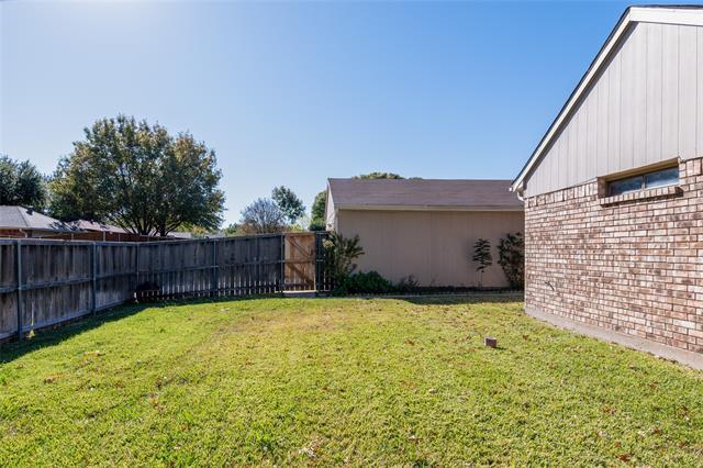 Building Photo - 927 Redcedar Way Dr