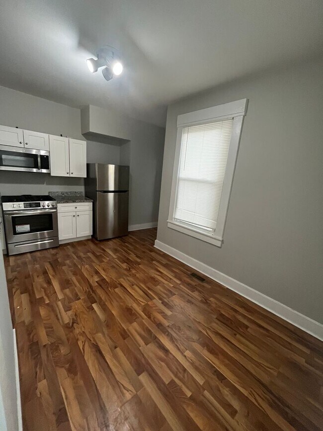 Building Photo - 4805 Eastern Ave