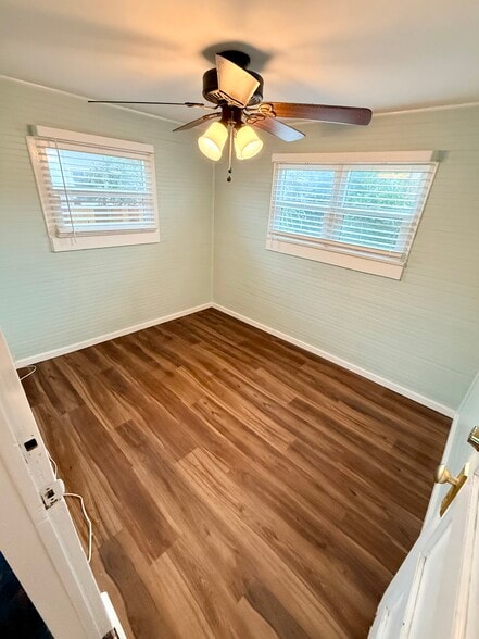 3rd Bedroom 1 - 308 E School St