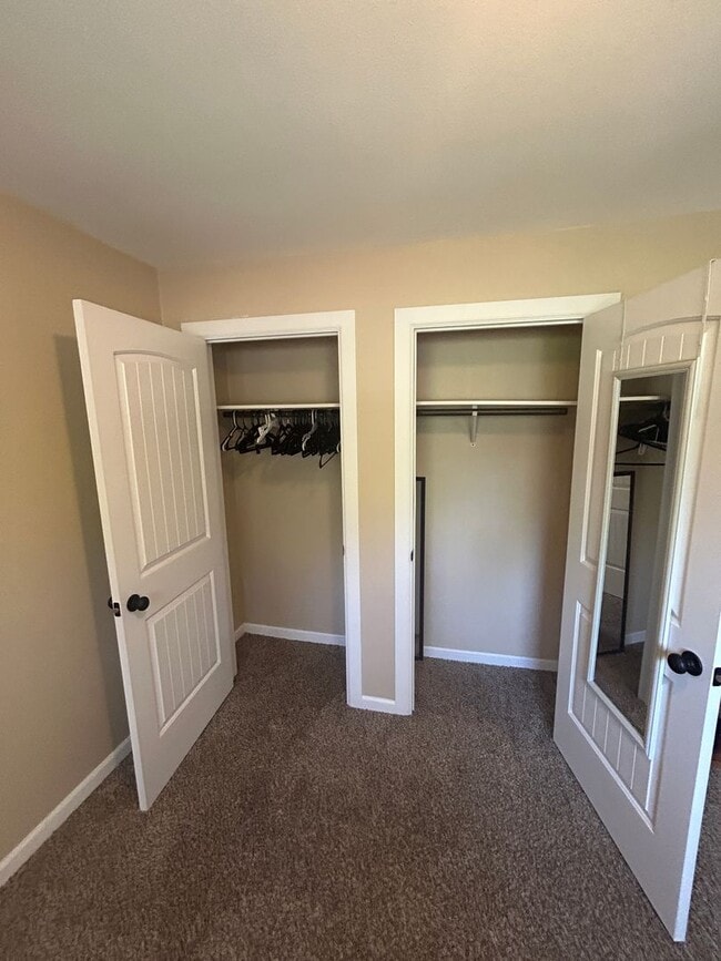 Building Photo - 3 Bed, 2 bath Rambler Home in Skyway, $3,150/mo.