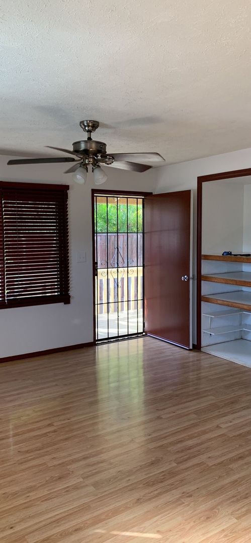 Building Photo - Unfurnished 1 bd. 1 bath cottage. Availabl...