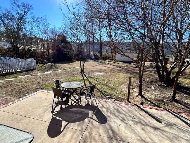 Building Photo - 208 Dalewood Dr