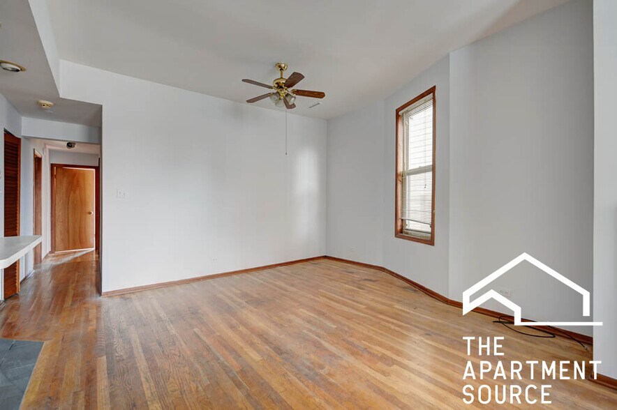 Building Photo - 2453 N Greenview Ave