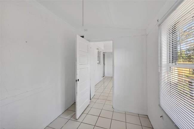 Building Photo - 147 Palm Dr