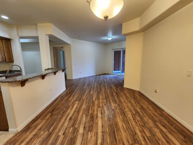 Building Photo - Gorgeous 2 Bedroom 2 Bath Manhattan Condo ...