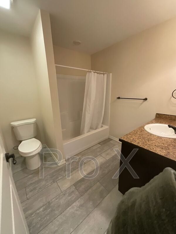 Building Photo - 408 Carson Way