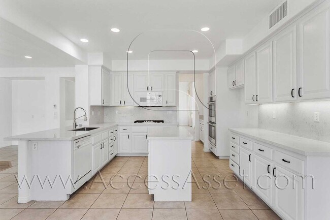 Building Photo - Huge 5 Bed/ 3.5 Bath Home In Desirable Gated Rancho Madera community In Temecula!