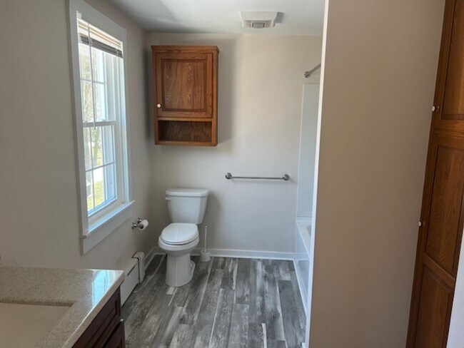 Building Photo - $1,600 Farmhouse Palmyra 4 bedroom 1.5 bath