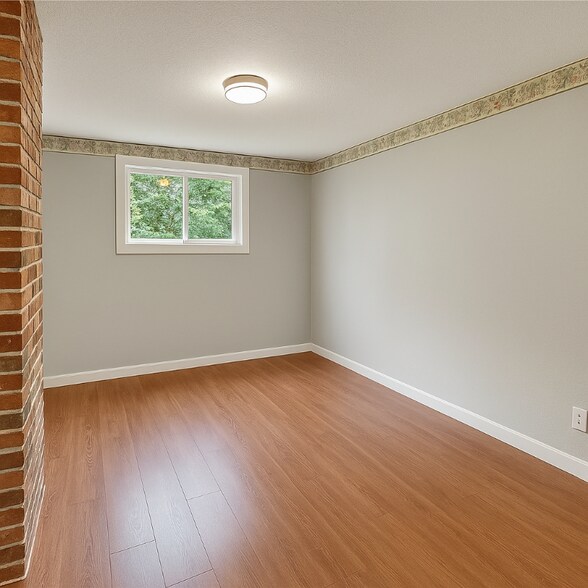 Building Photo - 6143 Vista Dr