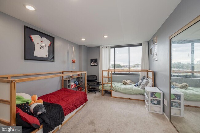 Building Photo - 5500 Holmes Run Pkwy