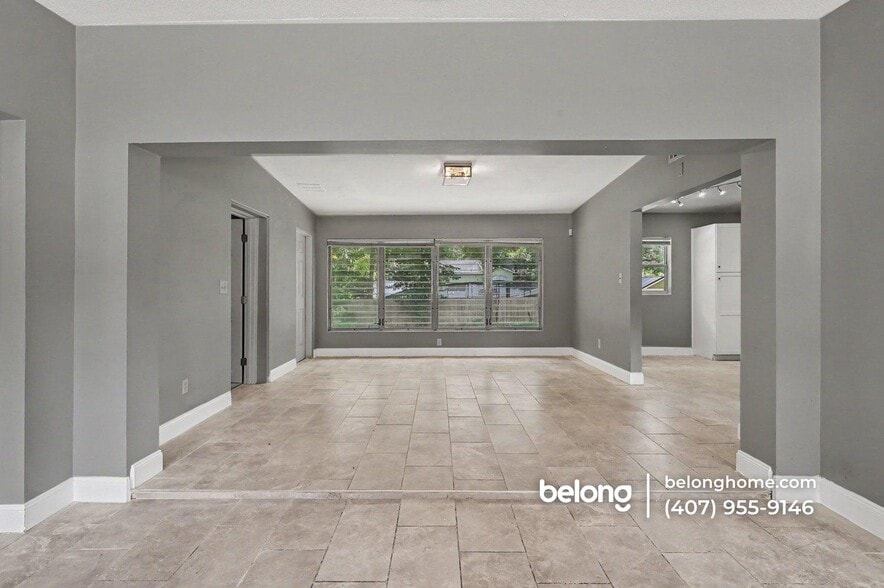 Building Photo - 1518 Oranole Rd