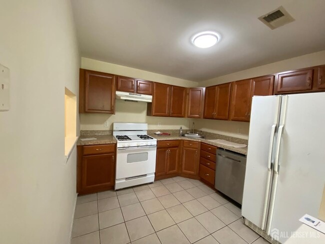 Building Photo - 50 Fisher Dr