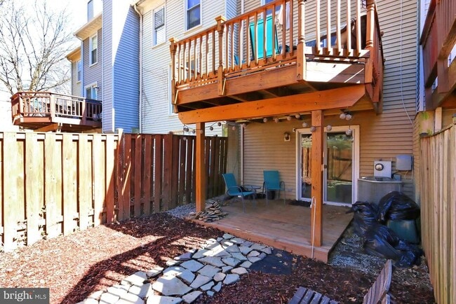Building Photo - 8492 Laurel Oak Dr
