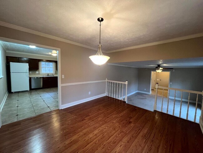 Building Photo - 1233 Wilderness Dr