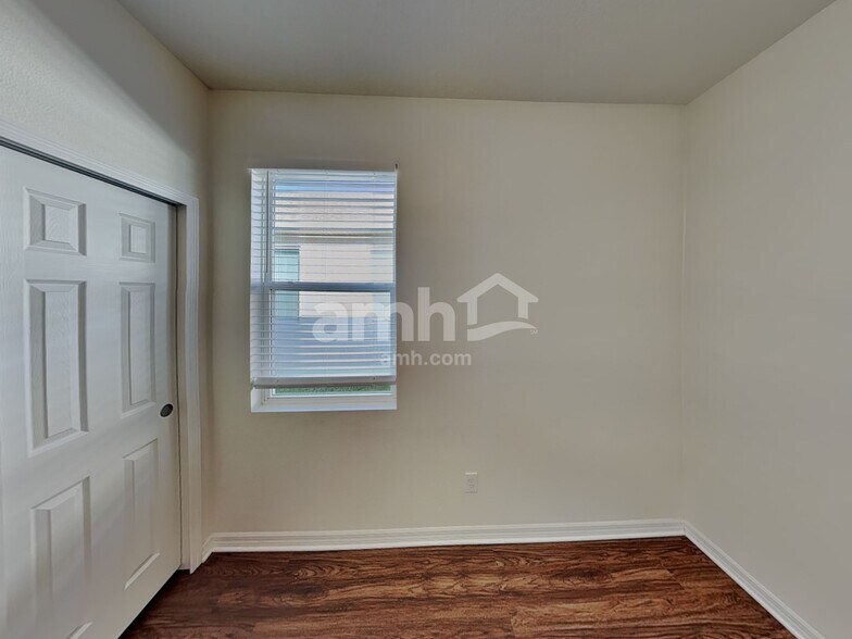 Building Photo - 1838 Castleton Dr