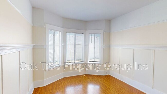 Building Photo - 547 24th St
