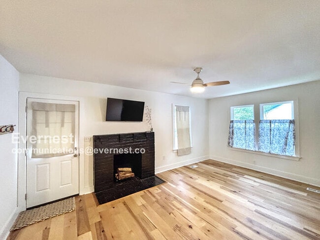 Building Photo - 4422 Edelweiss St