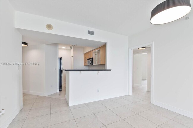 Building Photo - 325 Biscayne Blvd